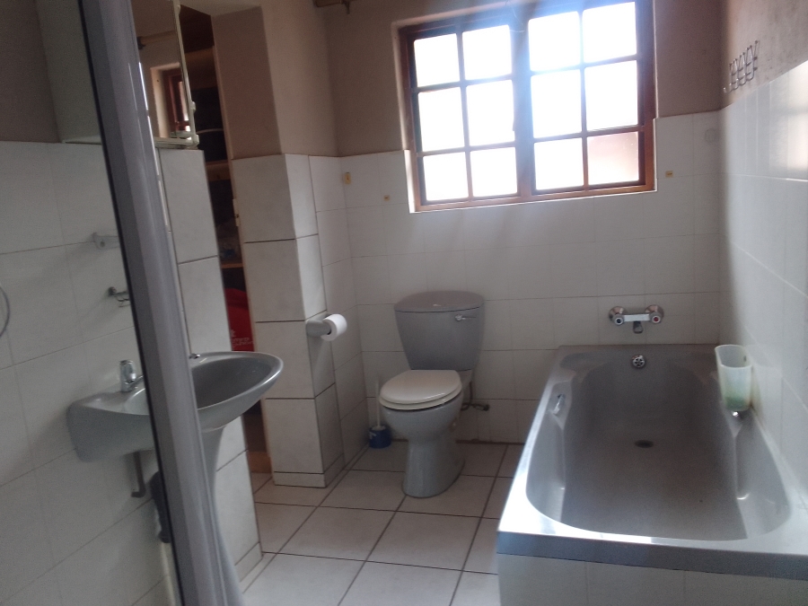 3 Bedroom Property for Sale in Geelhoutpark North West